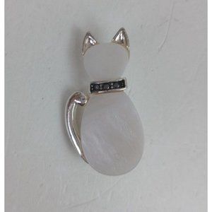 White Cat With Studded Collar Broach Lapel Hat Pin